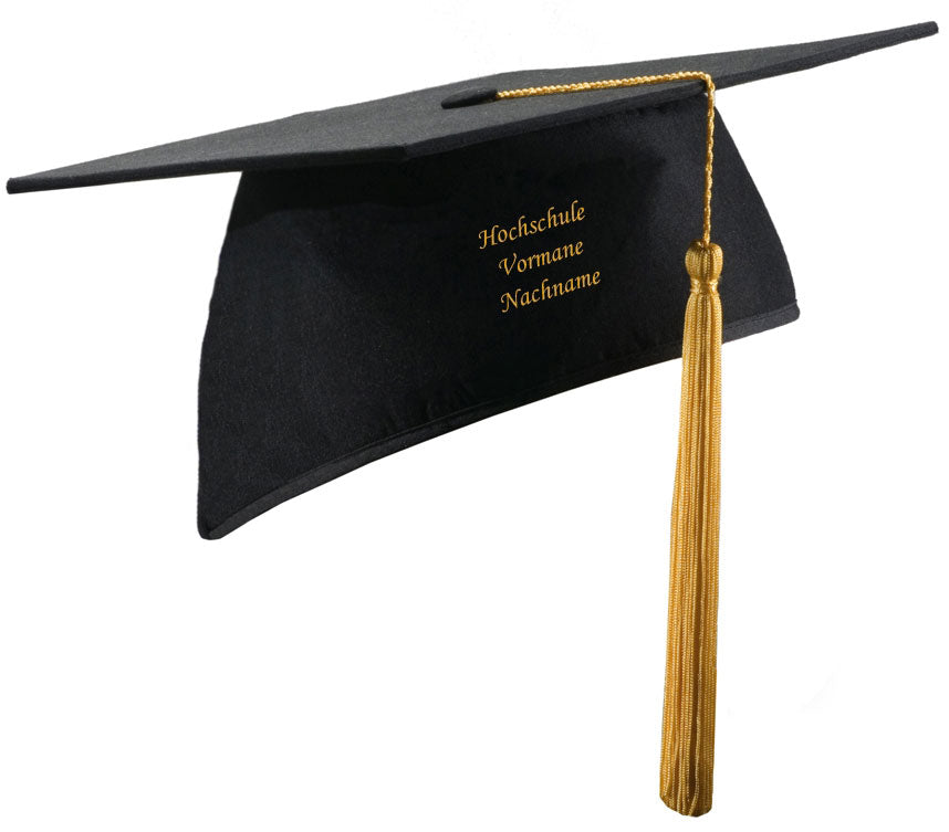 Stickerei SCHRIFTZUG Auf Doktorhut - Detailansicht | COLLEGE FASHION